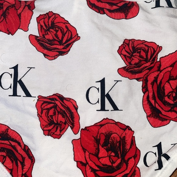 Calvin Klein NWT bralette & under garment. Rose flowers white background. - Picture 10 of 10